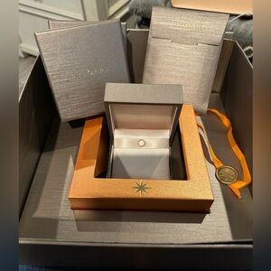 Bvlgari Bvlgari 18 kt rose gold single stud earring with mother-of-Pearl NWT